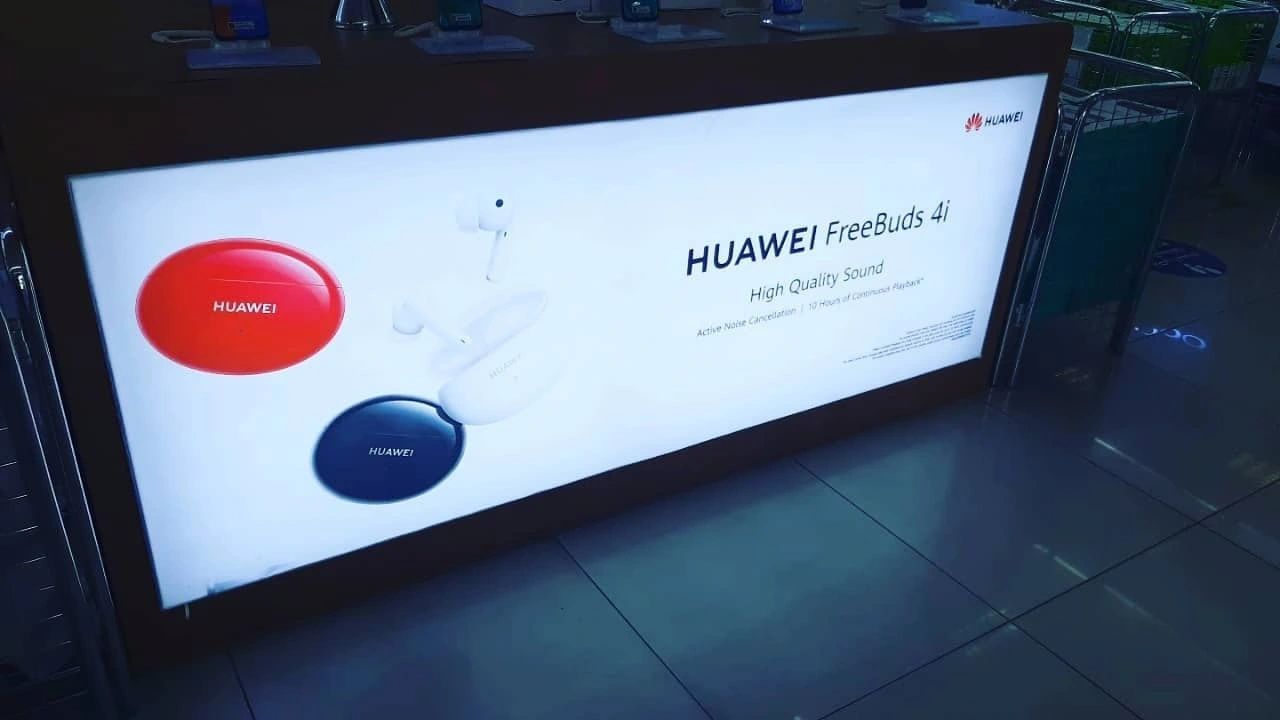Huawei FreeBuds retail display